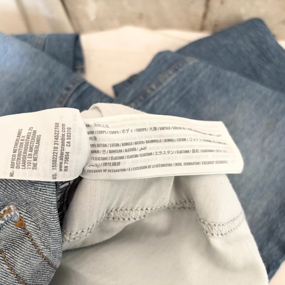 Abercrombie & Fitch the Dad High Rise Jeans - Picture 4 of 4